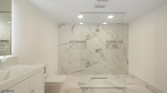 22 Riverside Dr B 7, Cranford Twp., NJ 07016