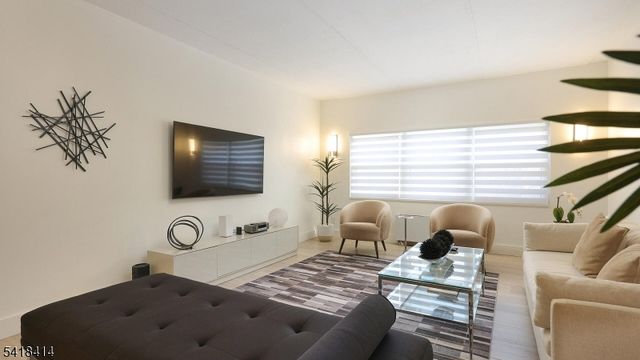 22 Riverside Dr B 7, Cranford Twp., NJ 07016