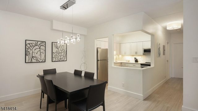 22 Riverside Dr B 7, Cranford Twp., NJ 07016