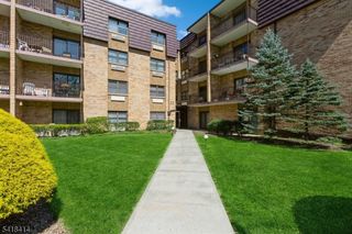 22 Riverside Dr B 7, Cranford Twp., NJ 07016