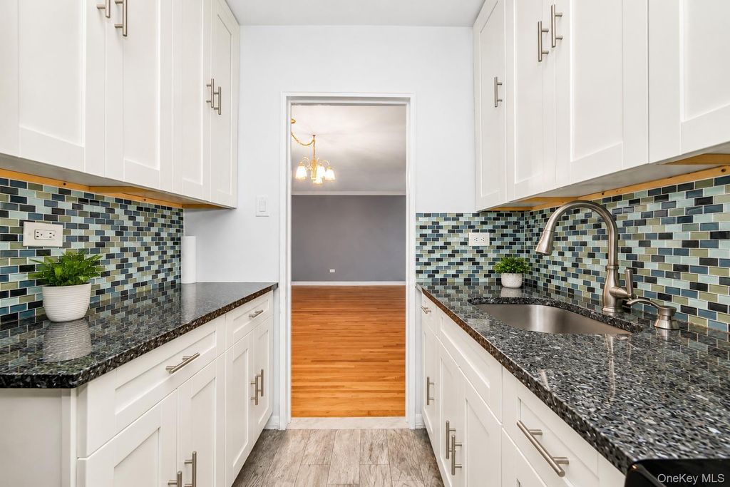 85-10 151st Avenue 5E, Howard Beach, NY 11414 — photo 4