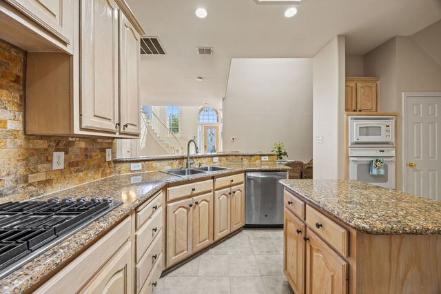 8625 Old Oak Drive, Irving, TX 75063