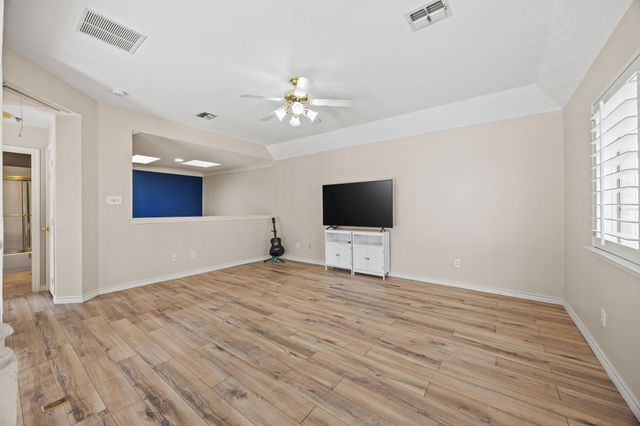 8625 Old Oak Drive, Irving, TX 75063