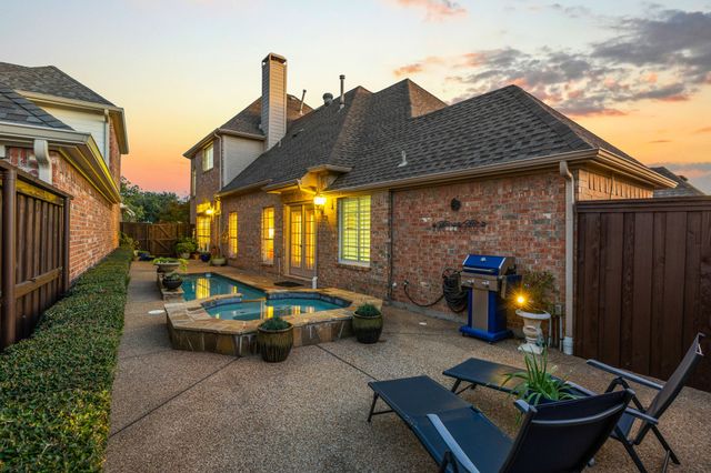 8625 Old Oak Drive, Irving, TX 75063