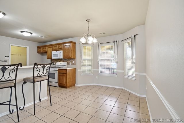 1510 W 117th Court, Jenks, OK 74037