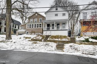 12 1/2 E Clinton Street, Johnstown, NY 12095