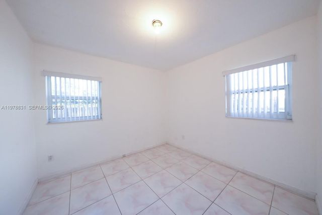 5511 NW 180th Ter, Miami Gardens, FL 33055