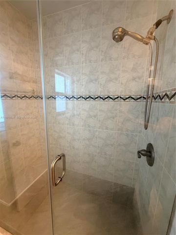 5511 NW 180th Ter, Miami Gardens, FL 33055