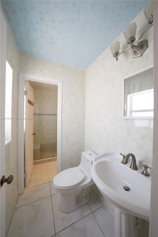 5511 NW 180th Ter, Miami Gardens, FL 33055