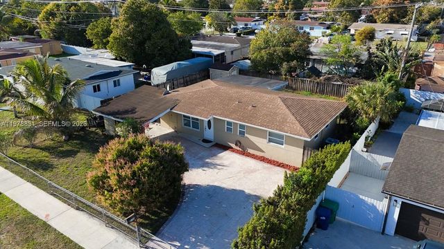 5511 NW 180th Ter, Miami Gardens, FL 33055