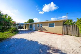 5511 NW 180th Ter, Miami Gardens, FL 33055