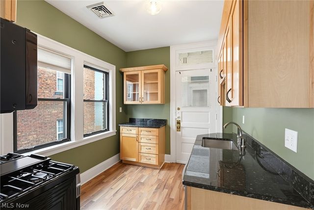 2473 Overlook Road 4, Cleveland Heights, OH 44106
