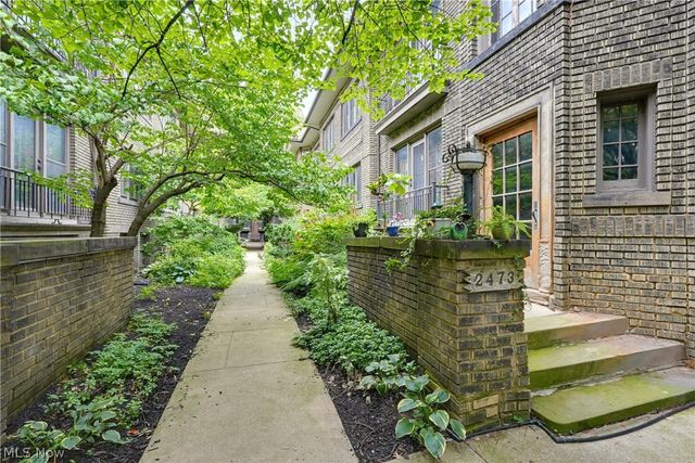 2473 Overlook Road 4, Cleveland Heights, OH 44106