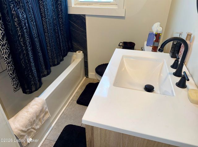 631 S 43rd St, Louisville, KY 40211