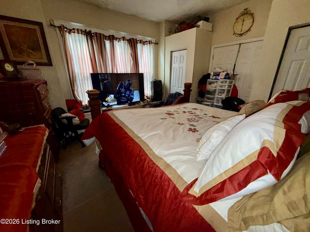 631 S 43rd St, Louisville, KY 40211