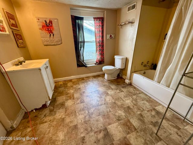 631 S 43rd St, Louisville, KY 40211