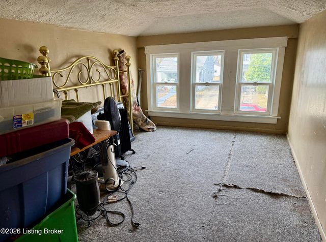 631 S 43rd St, Louisville, KY 40211