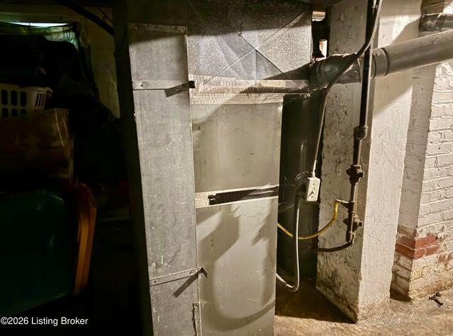 631 S 43rd St, Louisville, KY 40211