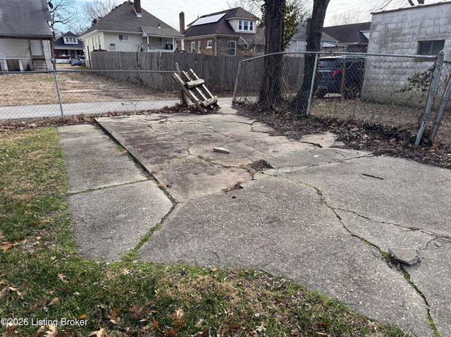 631 S 43rd St, Louisville, KY 40211