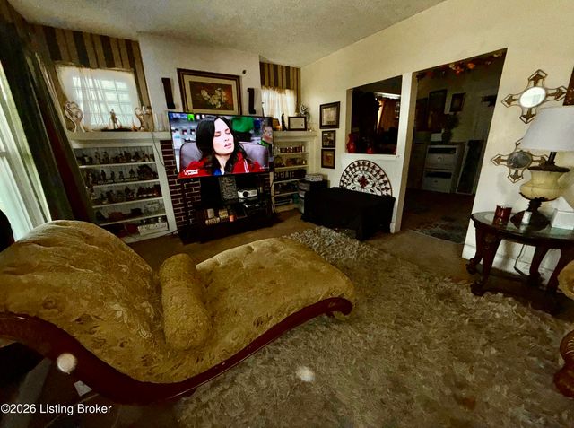 631 S 43rd St, Louisville, KY 40211