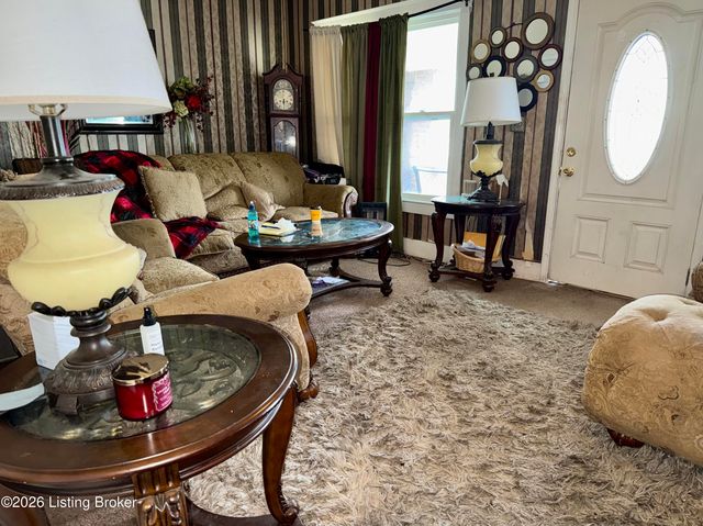 631 S 43rd St, Louisville, KY 40211