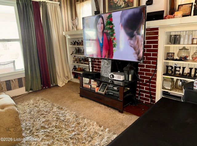 631 S 43rd St, Louisville, KY 40211