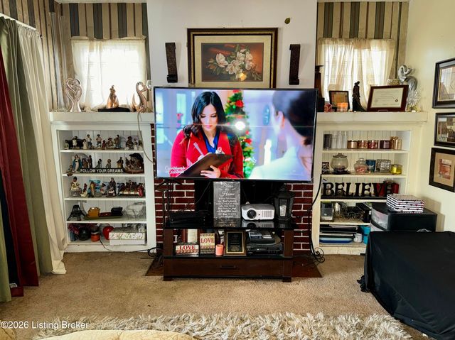 631 S 43rd St, Louisville, KY 40211