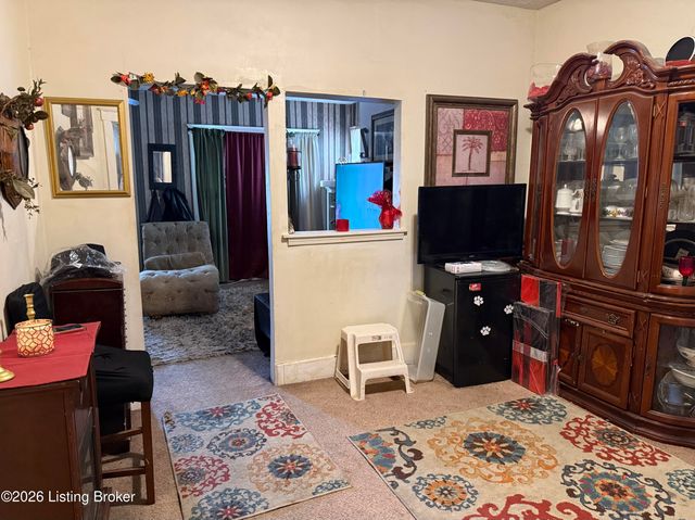 631 S 43rd St, Louisville, KY 40211