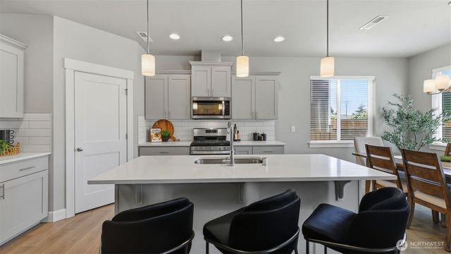 12303 SE 271st Place, Kent, WA 98030