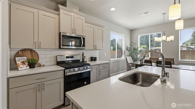 12303 SE 271st Place, Kent, WA 98030