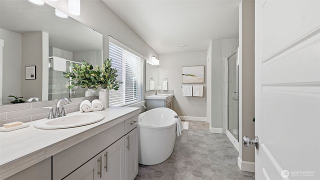 12303 SE 271st Place, Kent, WA 98030