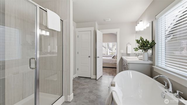 12303 SE 271st Place, Kent, WA 98030