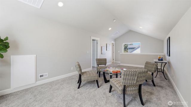 12303 SE 271st Place, Kent, WA 98030