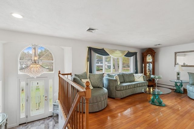 33 Arlene Ave, Wilmington, MA 01887