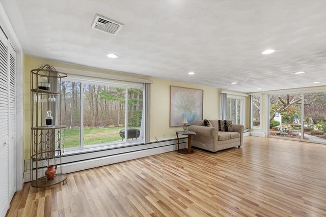 33 Arlene Ave, Wilmington, MA 01887