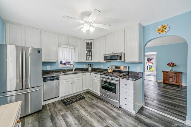 1333 Boston Avenue, Bay Shore, NY 11706