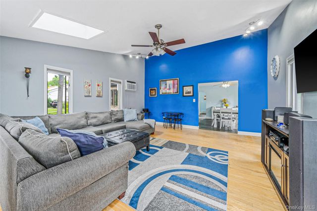 1333 Boston Avenue, Bay Shore, NY 11706
