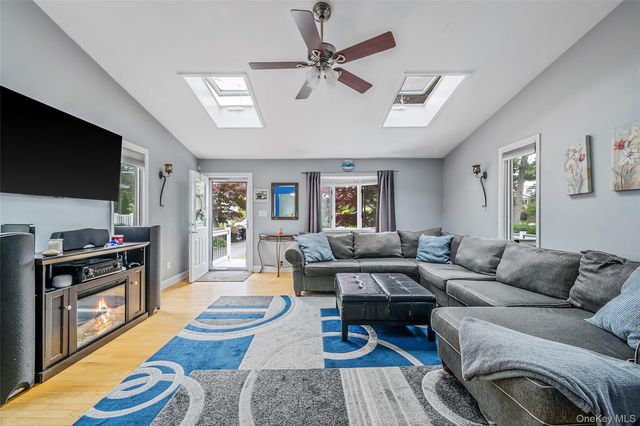 1333 Boston Avenue, Bay Shore, NY 11706