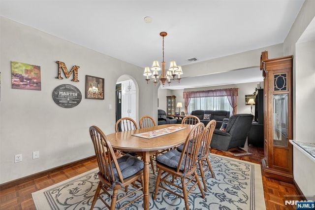 182 Yawpo Avenue, Oakland, NJ 07436