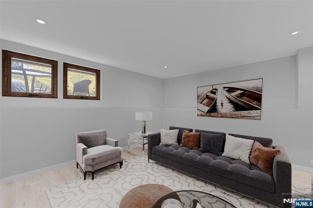 182 Yawpo Avenue, Oakland, NJ 07436