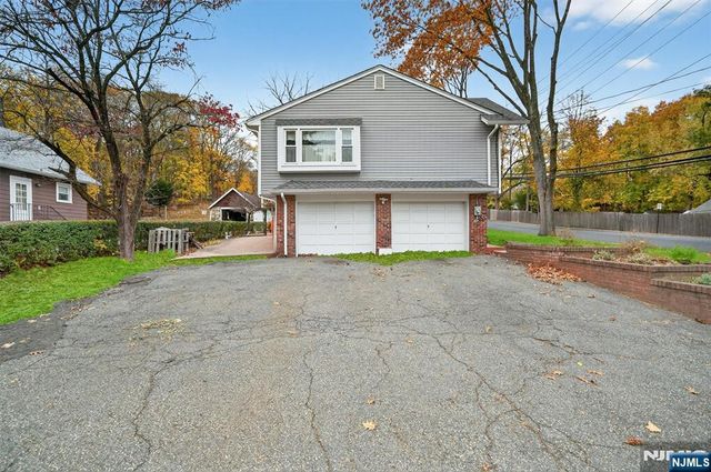 182 Yawpo Avenue, Oakland, NJ 07436