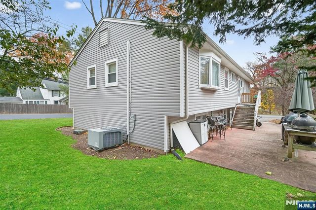 182 Yawpo Avenue, Oakland, NJ 07436