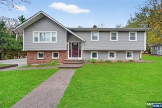 182 Yawpo Avenue, Oakland, NJ 07436