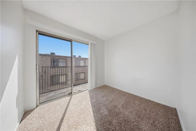 38710 10th East, Palmdale, CA 93550