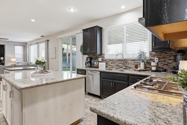 3300 Fetereia Dr, Modesto, CA 95355