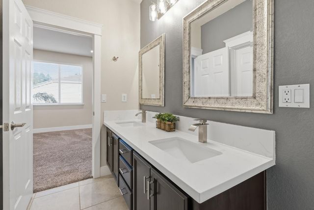 3300 Fetereia Dr, Modesto, CA 95355