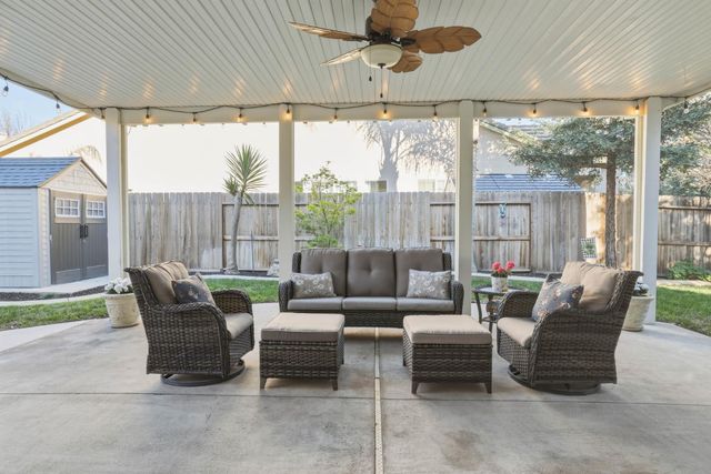 3300 Fetereia Dr, Modesto, CA 95355