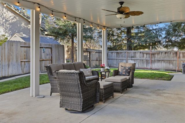 3300 Fetereia Dr, Modesto, CA 95355