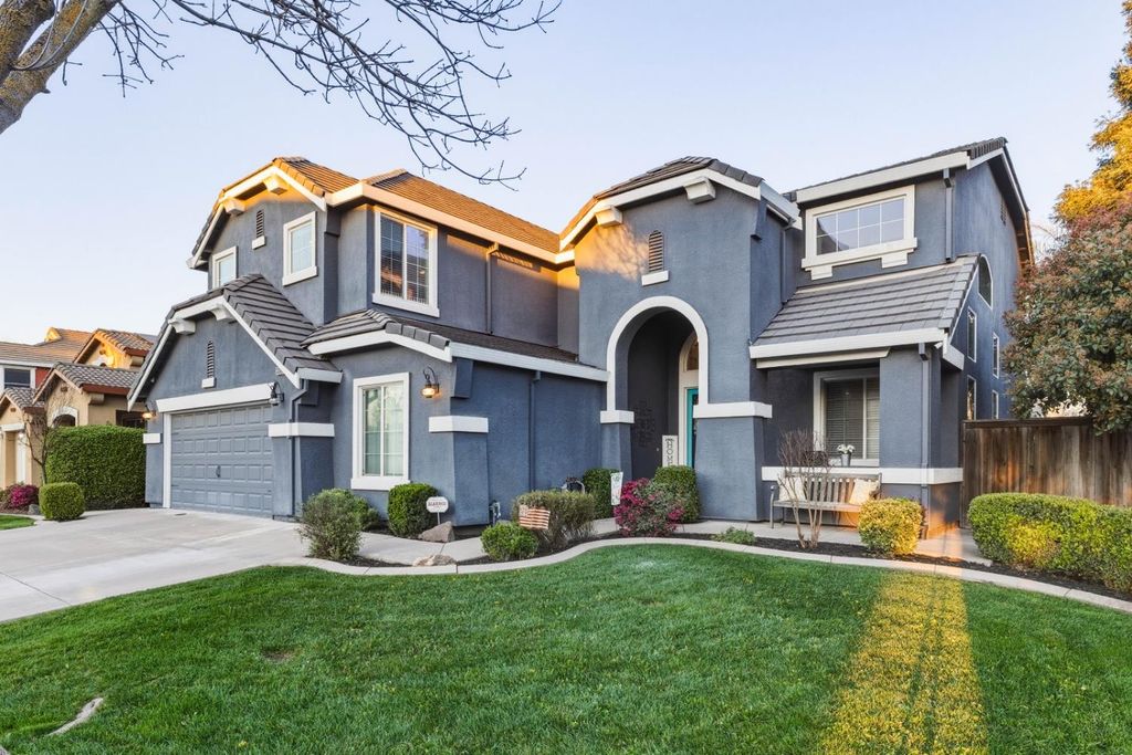 3300 Fetereia Dr, Modesto, CA 95355