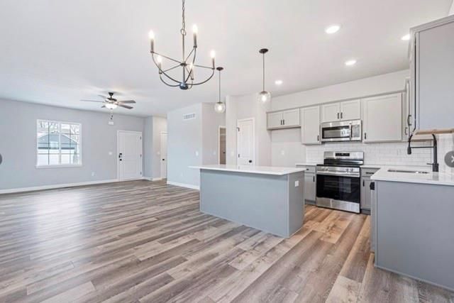 12423 S Redwood Street, Lee's Summit, MO 64086